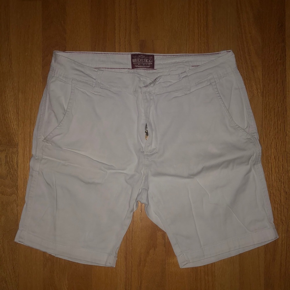 Men’s white shorts size 34